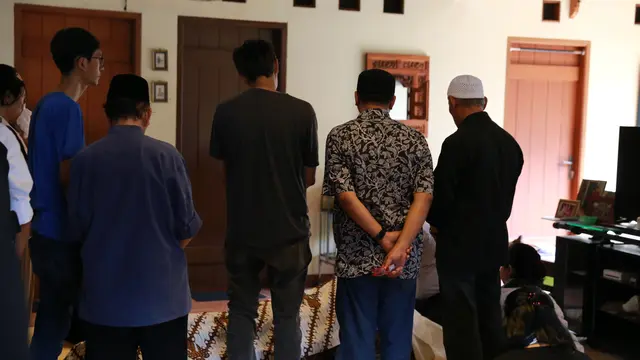 [Bintang] Rumah Duka Deddy Sutomo