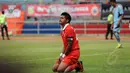Ekspresi penyerang Persija, Bambang Pamungkas usai gagal memanfaatkan peluang saat berlaga melawan Persela Lamongan di Stadion GBK Jakarta, Minggu (1/3/2015). Persija kalah 0-1 dari Persela. (Liputan6.com/Helmi Fithriansyah)