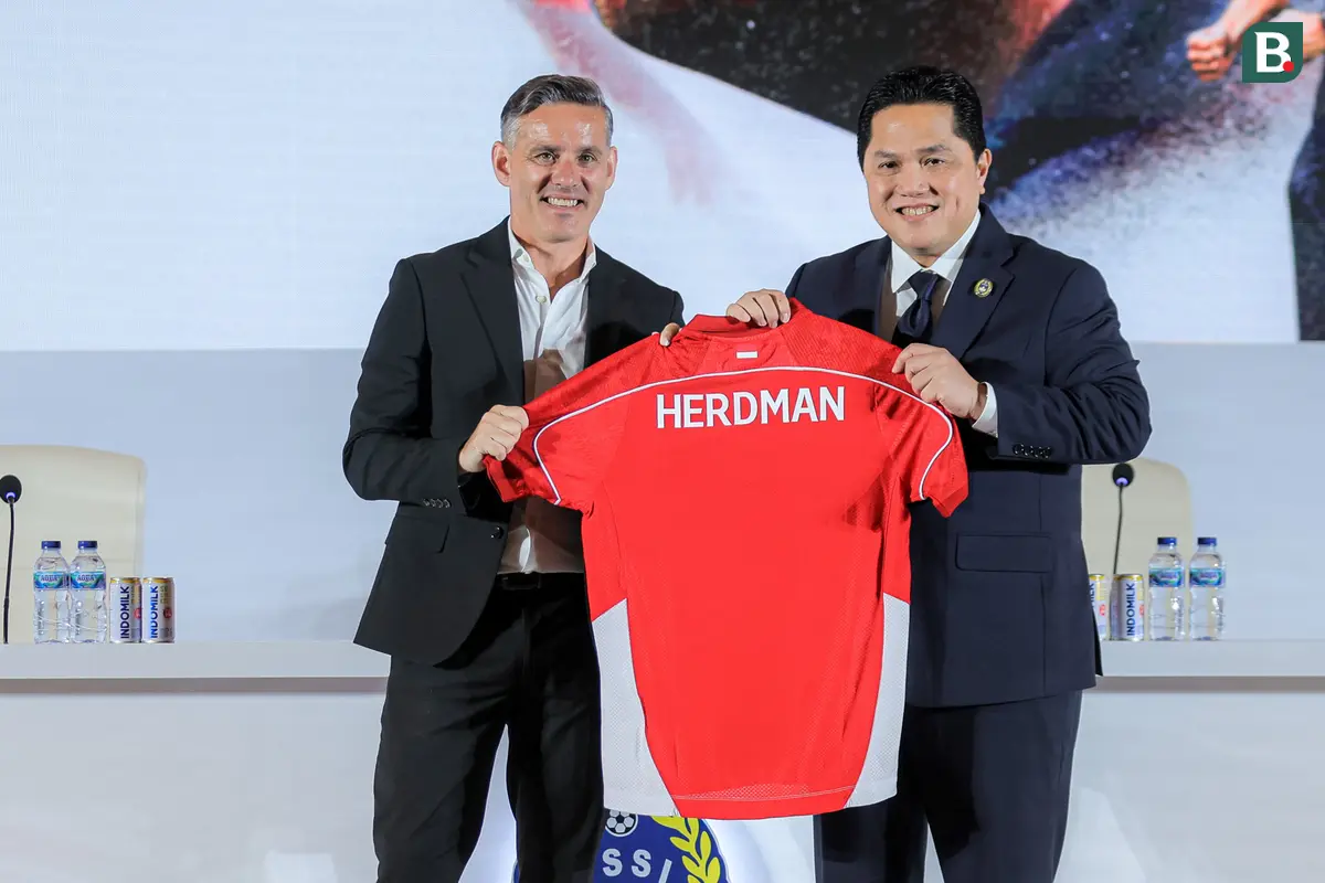 Foto: Ajak Keluarga, John Herdman Resmi Diperkenalkan Sebagai Pelatih Baru Timnas Indonesia