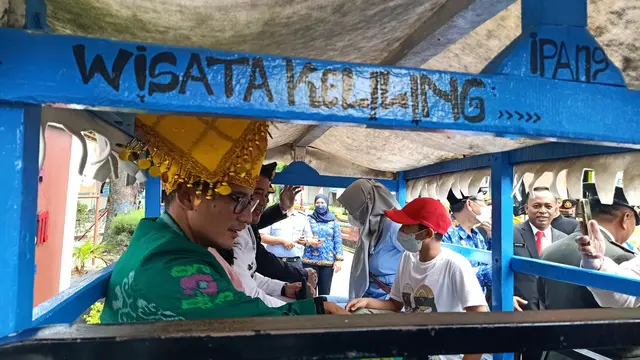 Roy Citayam Eksis Bareng Sandiaga Uno di Peringatan HUT ke-77 RI