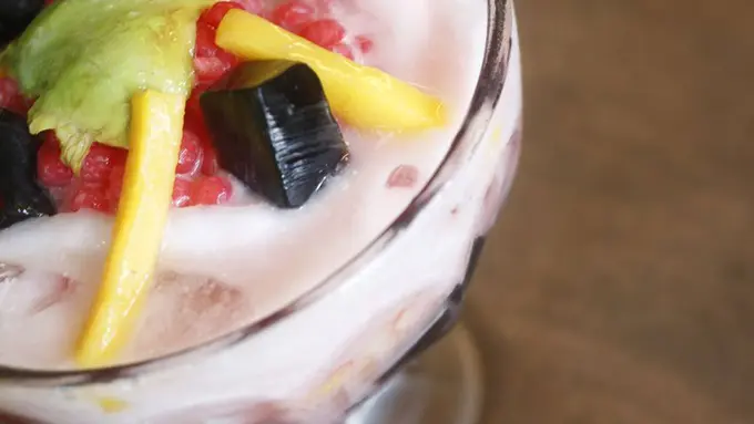 Awas, Kalori Berlebih dalam Semangkuk Es Campur Anda