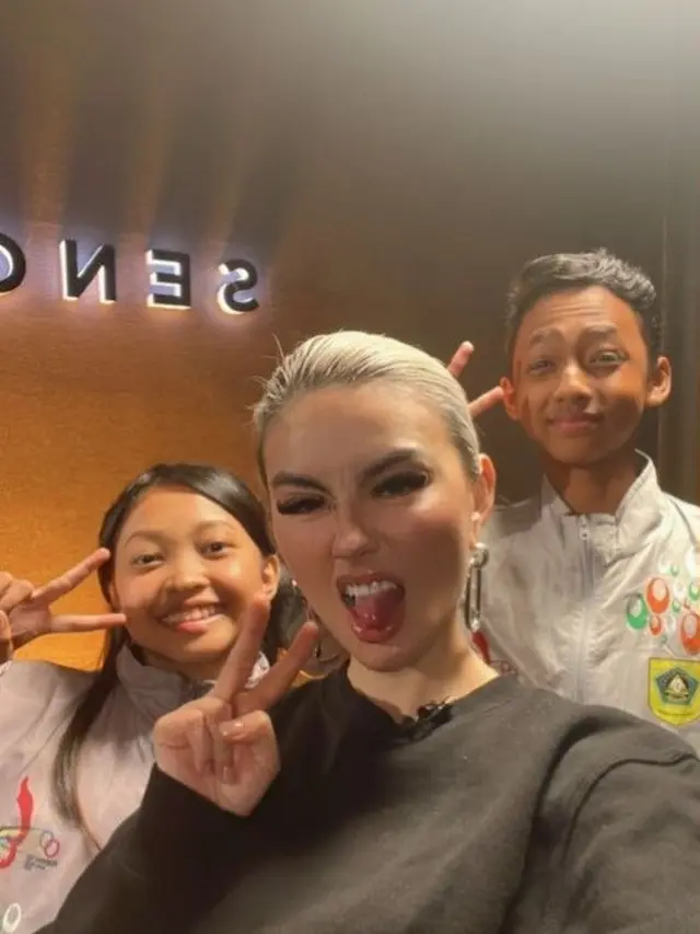 Agnes Mo, Devina, dan Kesya