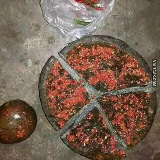 6 Potret Pizza Enggak Pakai Roti Khas Ini Ramah Kantong, Bikin Senyum Tipis