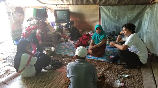 Kondisi sebuah tenda pengungsian di Dusun Jelateng, Lombok, Nusa Tenggara Barat (Liputan6.com/Giovani Dio Prasasti)