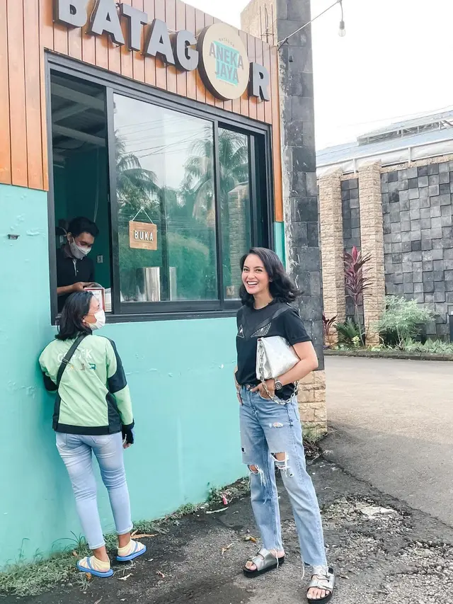 4 Bisnis Kuliner Ririn Ekawati, Dari Jual Kopi Hingga Batagor. (Sumber: Instagram/ririnekawati)