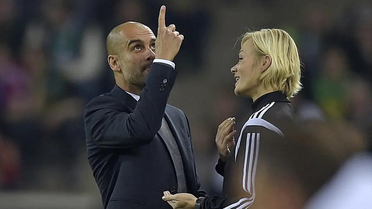 Pep Guardiola dan Bibiana Steinhaus