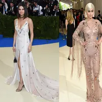 Met Gala 2017, acara yang digelar setiap tahun di New York ini selalu dihadiri oleh berbagai kalangan, terutama para selebriti. Berikut ini adalah tampilan para selebriti yang hadir di Met Gala 2017 dengan gaunnya yang menawan. (AFP/Bintang.com)
