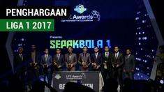 Berita video acara malam penghargaan Liga 1 2017 di Hotel Mulia, Jakarta, Jumat (22/12/2017). Siapa saja pemain yang menerima penghargaan?
