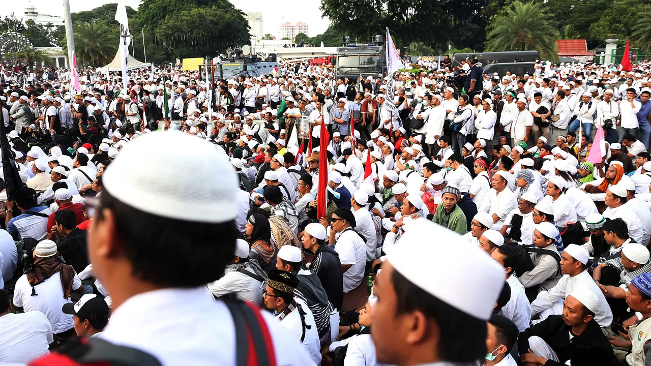 [Bintang] Demo Ahok