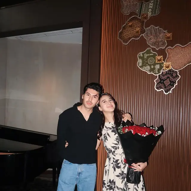 6 Potret Esta Pramanita Bareng Bara Valentino di Momen Ultah ke-26, Didoakan Segera Menikah