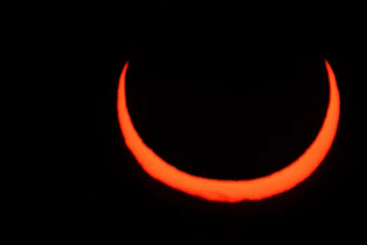 Gerhana Matahari Cincin 10 Juni 2021 di atas langit Kanada bagian utara dan Arktik (NASA)