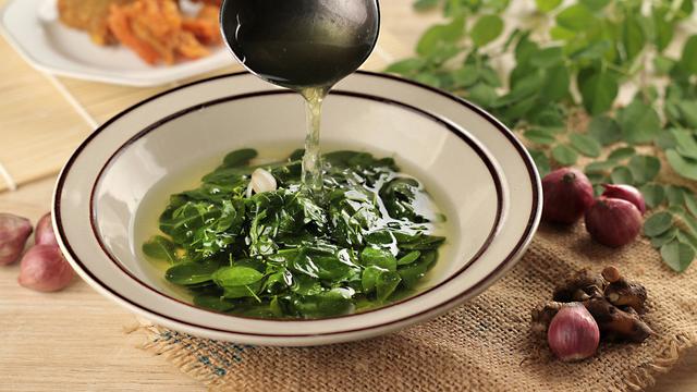 daun kelor rebus sayur bening