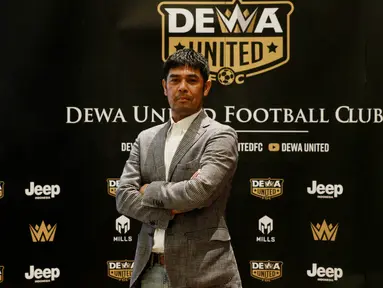 Dewa United FC mulai membangun kekuatan untuk bersaing di Liga 1 musim depan. Terkini, tim yang berjuluk Tangsel Warriors tersebut menunjuk Nil Maizar sebagai juru taktiknya. (Bola.com/M Iqbal Ichsan)