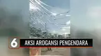 Viral, video berisi aksi arogansi rombongan pengantar jenazah merusak kendaraan lain terjadi di Makassar, Sulawesi Selatan. Akibatnya, mobil korban mengalami kerusakan di bagian kaca depan dan spion.
