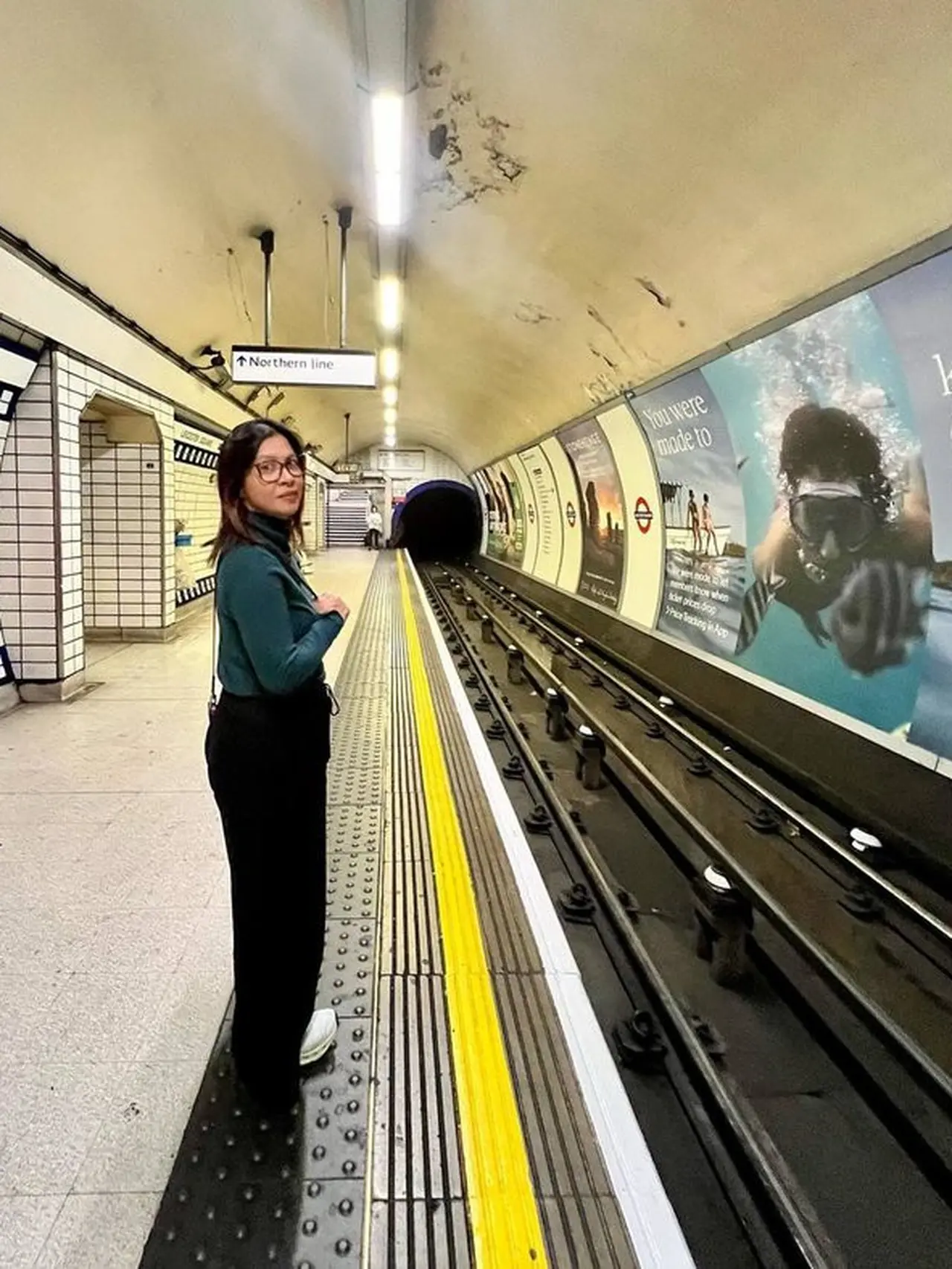 18 Tahun Menikah, Ini 10 Potret Cantik Fifi Karamoy Istri Vincent Rompies