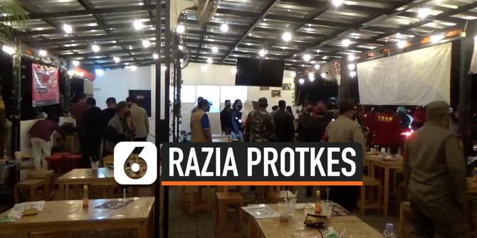VIDEO: Razia Protkes, Petugas Tutup Cafe