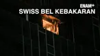 Petugas pemadam kebakaran (Damkar) masih terus berupaya memadamkan api yang membakar tiga lantai di gedung Hotel Swiss Bel, Kelapa Gading, Jakarta Utara.