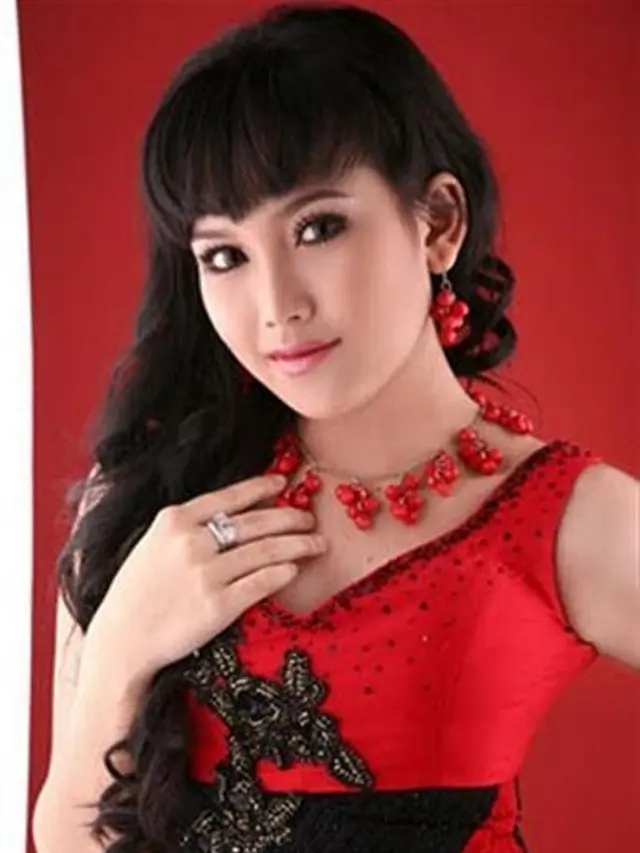 [Bintang] Ayu Ting Ting