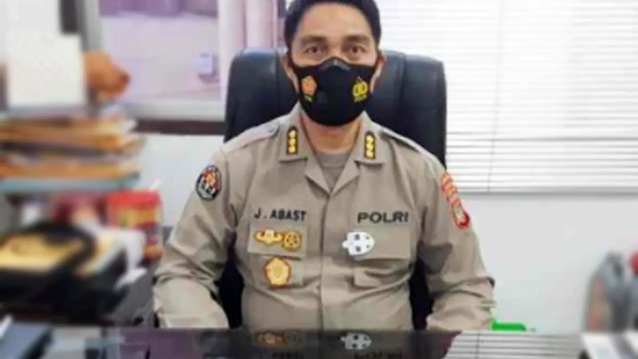 Kabid Humas Polda Sulut Kombes Pol Jules Abraham Abast menungkap kasus penganiayaan di Minahasa.