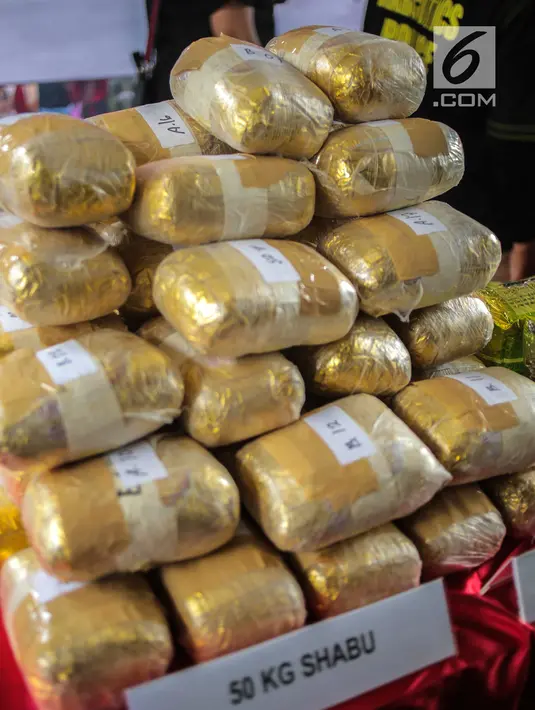 Barang bukti kasus narkoba jaringan Malaysia-Indonesia di Bareskrim Mabes Polri, Jakarta, Selasa (9/7/2019). Selama 2019, Bareskrim Polri bersama stakeholder terkait menyita 177,500 Kg sabu-sabu dan 30 ribu butir ekstasi dari sindikat Malaysia-Jakarta. (Liputan6.com/Fazail Fanani)
