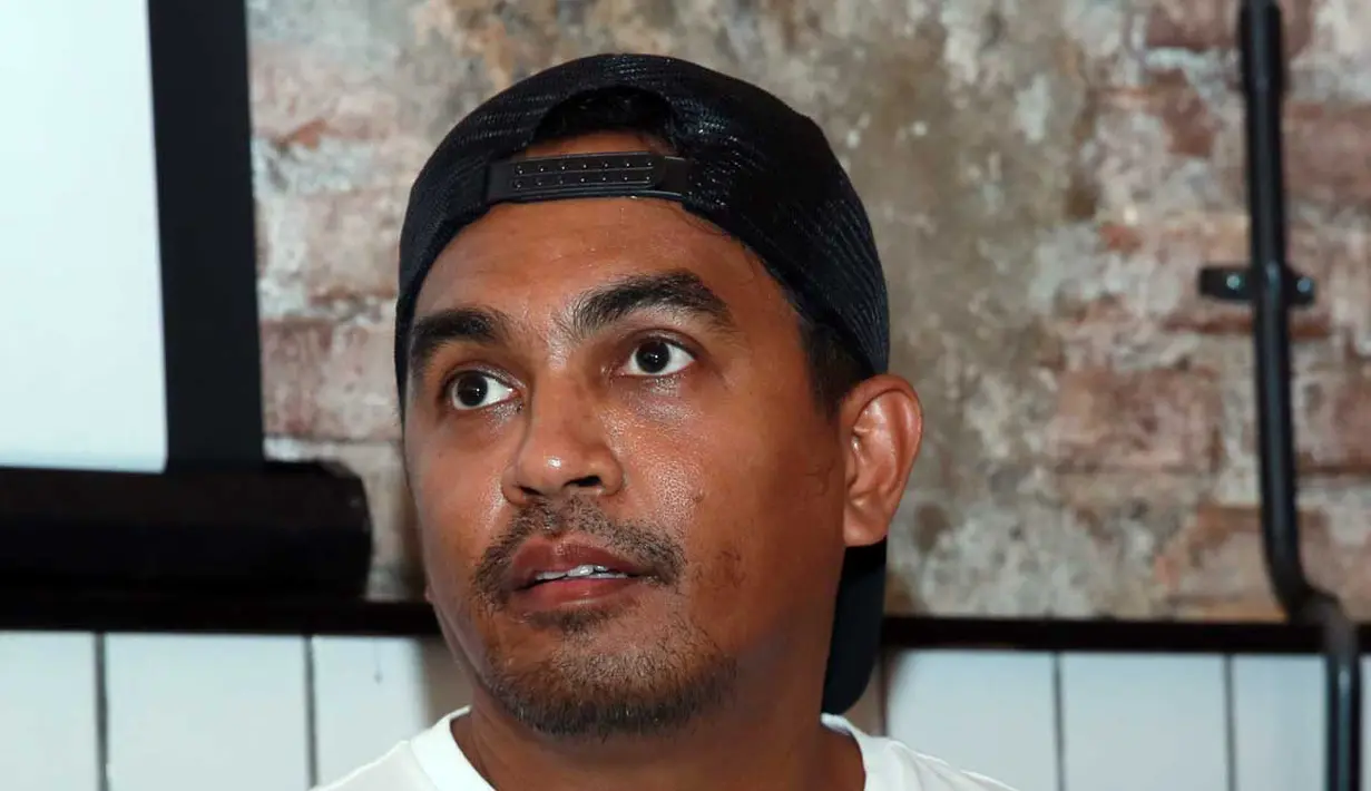 Munculnya ide untuk membuat film retrospeksi untuk dirinya, Glenn Fredly merasa terhormat mendengarnya. "Suatu kehormatan saat angga bilang ingin membuat restropeksi dari karir saya." ucap Glenn Fredly. (Deki Prayoga/Bintang.com)