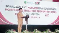 Wakil Walikota Pasuruan Adi Wibowo membuka secara langsung Sosialisasi Anti Korupsi dan Koordinasi Monitoring Center for Prevention (MCP) oleh KPK RI yang diselenggarakan pada Senin, (27/05/24) di Gedung Gradika, Pasuruan, Jawa Timur.