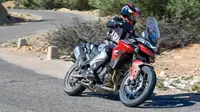 Triumph Tiger 900 GT Pro. (Ultimate Motorcycling)