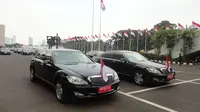 Keduanya hadir ke acara pelantikan menggunakan mobil Mercedes Benz S500 berkelir hitam. 