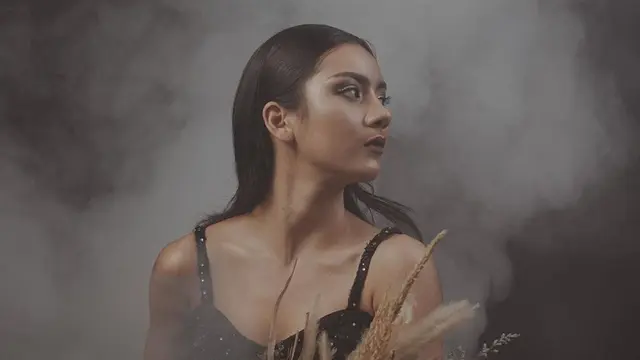 6 Pemotretan Ersya Aurelia dengan Tema Corpse Bride Ini Curi Perhatian