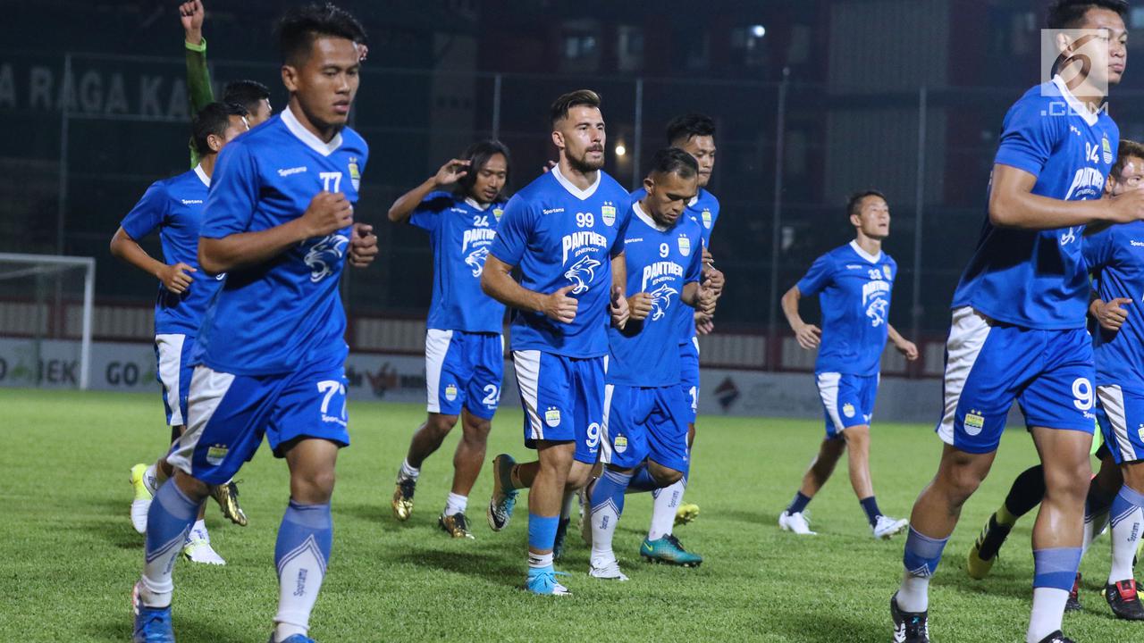 Persib Jajal Stadion PTIK
