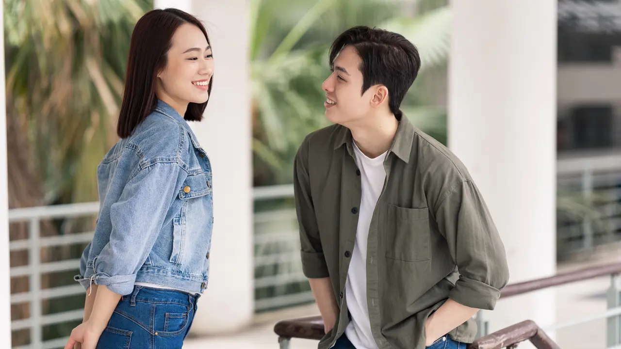 perempuan dan pasangan 12 juli cantik
