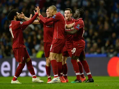 Selebrasi gol Mohamed Salah pada leg kedua babak perempat final Liga Champions yang berlangsung di Stadion do Dragao, Porto, Kamis (17/4). Liverpool menang 4-1 atas Porto. (AFP/Paul Ellis)