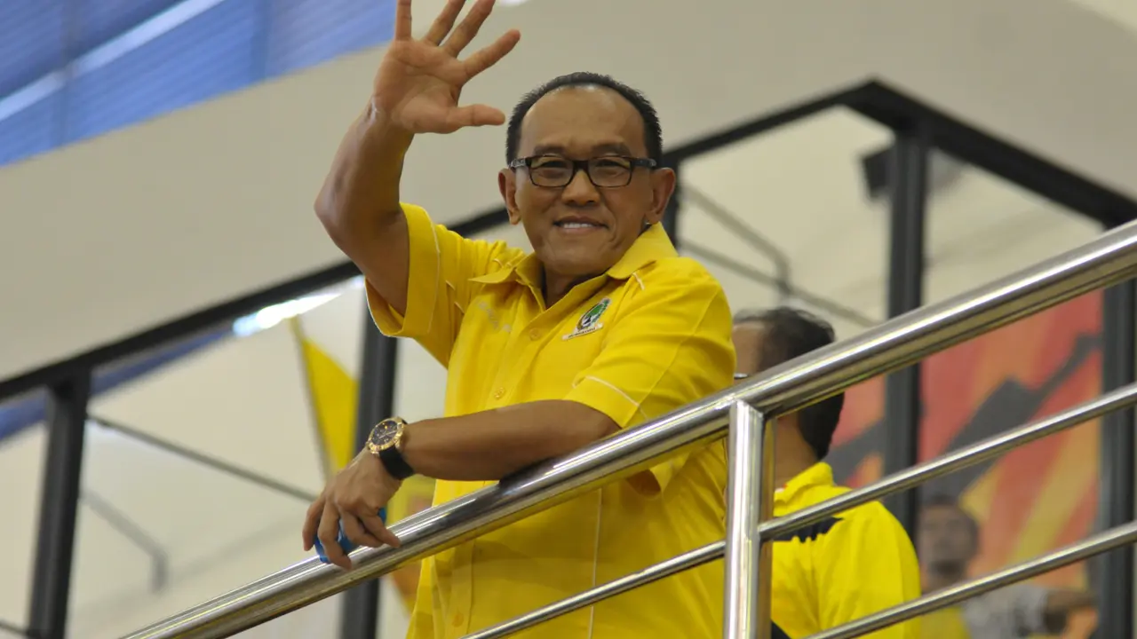 [FOTO] Aneka Ekspresi Jurkam Golkar Saat Kampanye di GOR Ciracas