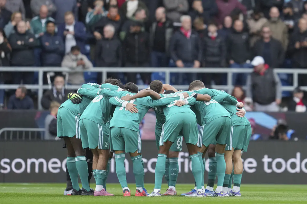 Starting XI Liverpool saat bertamu ke markas Burnley di Turf Moor di pekan keempat Liga Inggris 2025/2026, Minggu (14/09/2025). (AP Photo/Jon Super)