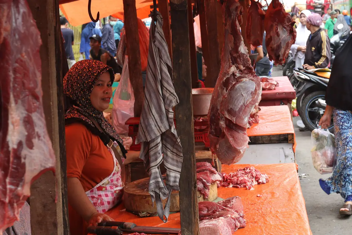 Pedagang Daging Musiman Menjamur