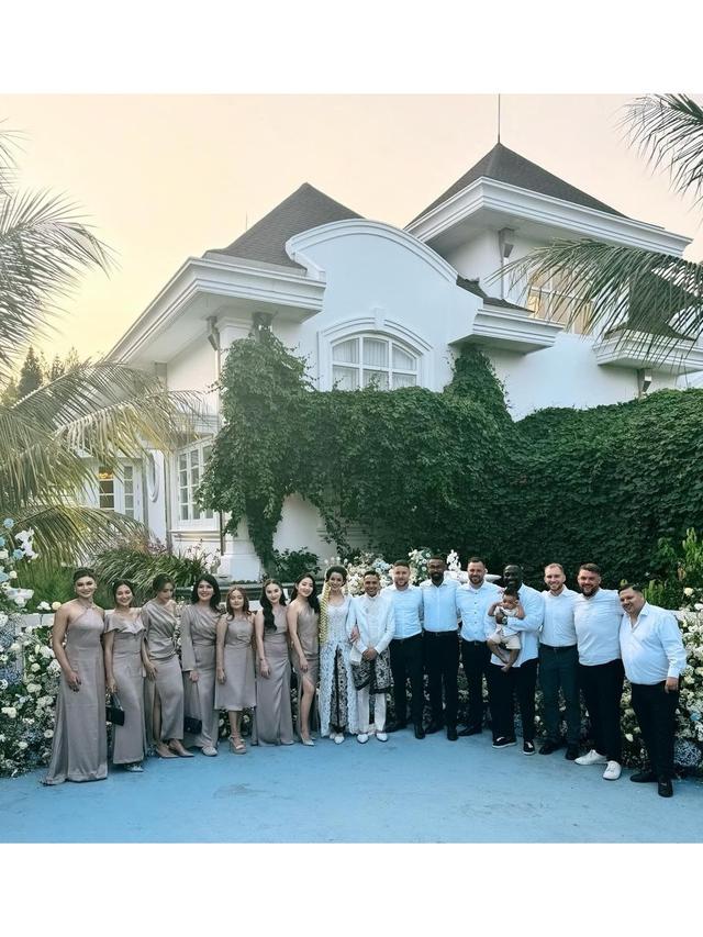 8 Potret Pernikahan Susan Sameh dan Khalid Atamimi, Bridesmaid Bertabur Bintang