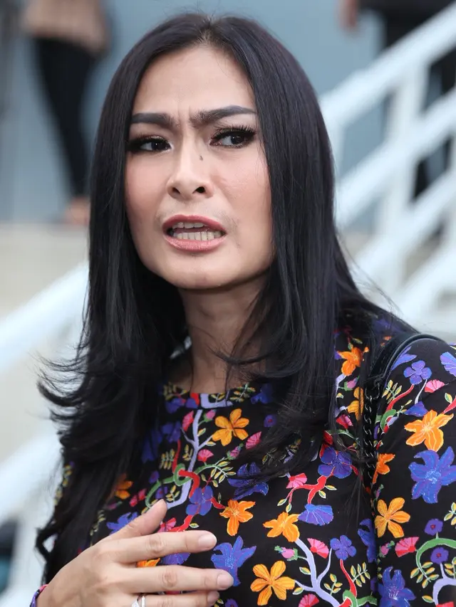 [Bintang] Iis Dahlia