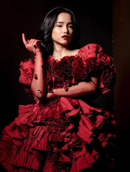 Bahkan, terbaru Fuji terlihat menjalani pemotretan bersama fotografer Aldo Sinatra. (Instagram/fuji_an).