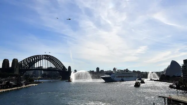 Pacific Explorer Tiba di Pelabuhan Sydney untuk menandai kembalinya kapal pesiar di australia