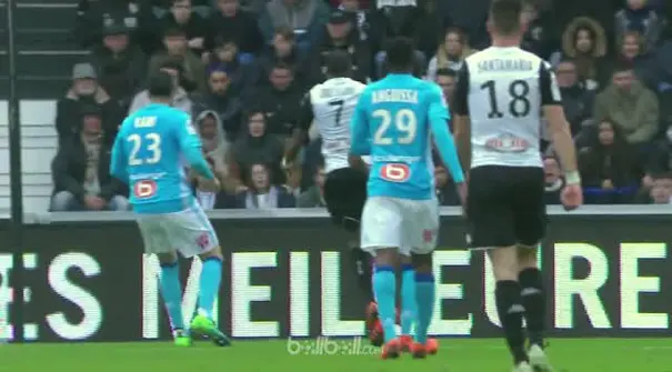 Marseille tertahan untuk mendapatkan tempat di Liga Champions musim depan sehabis imbang 1-1 di Angers, Minggu (29/4). Penalti din...