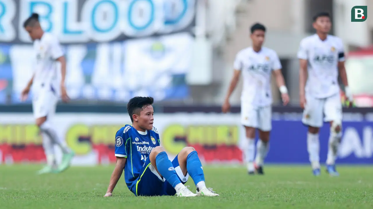 Foto: Reaksi Pemain Persib Bandung Setelah Dipermalukan Persik Kediri, Target Juara Semakin Tipis