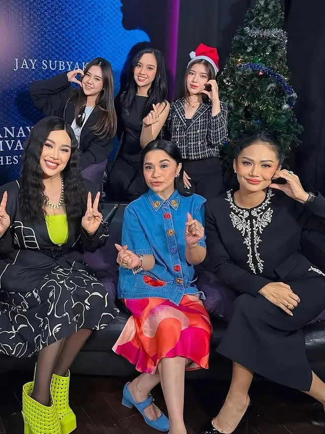 Gaya Kompak Tiga Diva Krisdayanti, Ruth Sahanaya, dan Titi DJ  di Satu Panggung, Tampil Energik di Usia 50an