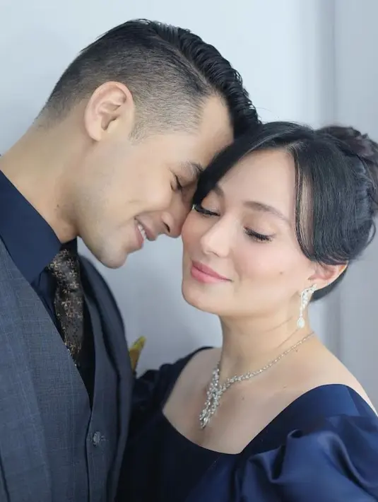 <p>Diketahui, Asmirandah memutuskan pindah agama ke Kristen pada usia 23 tahun. (FOTO: instagram.com/asmirandah89/)</p>