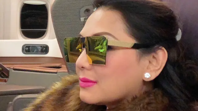 [Bintang] Nia Daniaty