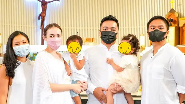 7 Potret Anak Rianti Cartwright Dibaptis, Kehadiran Cathy Sharon Curi Perhatian