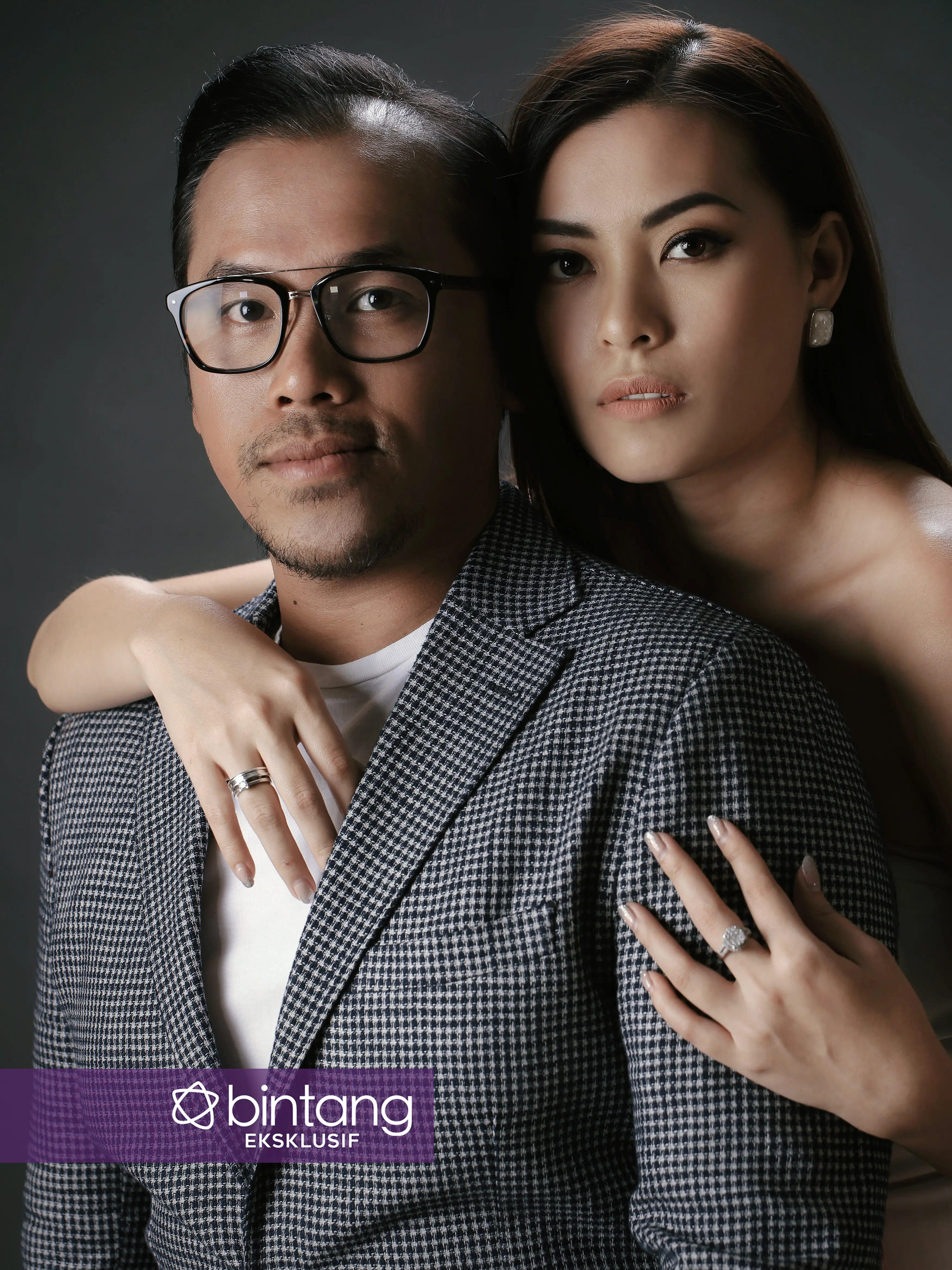 Eksklusif Sammy Simorangkir dan Viviane (Fotografer: Adrian Putra, Stylist: Indah Wulansari, Digital Imaging: Muhammad Iqbal Nurfajri/Bintang.com)