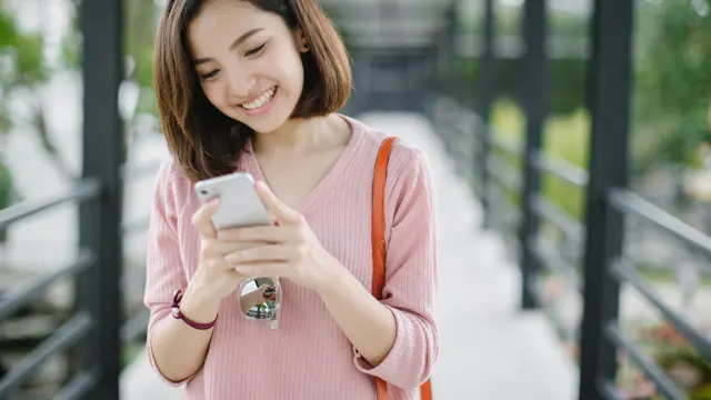 Tak Bisa Lepas dari Handphone? Awas, Nomofobia (AnemStyle/Shutterstock)