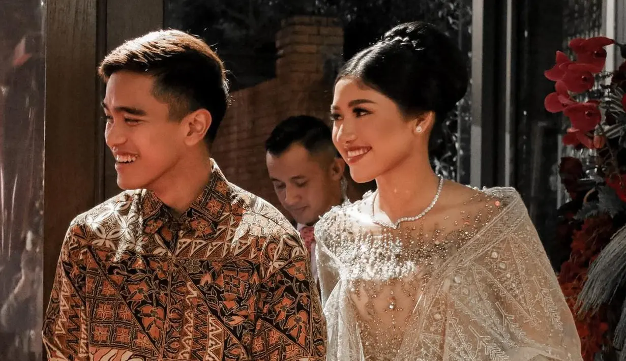 <p>Bisa jadi inspirasi tampilan berkebaya kamu. Bagaimana menurutmu, Sahabat Fimela? [Instagram/erinagudono]</p>