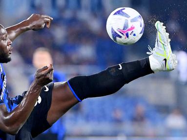 Romelu Lukaku menjadi sasaran kekesalan fans usai Inter Milan terkapar di markas Lazio pada pekan ketiga Serie A, Sabtu (27/8/2022).