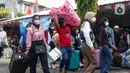Pihak pengelola Terminal Kalideres akan menyiapkan 150 bus cadangan untuk mengantisipasi lonjakan penumpang menjelang puncak arus mudik Lebaran tahun ini. (Liputan6.com/Angga Yuniar)
